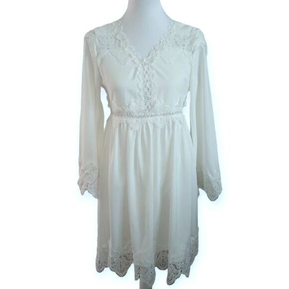 WHITE BOHO-INSPIRED DRESS W/LACE TRIM SZ.S NWOT - Picture 1 of 8
